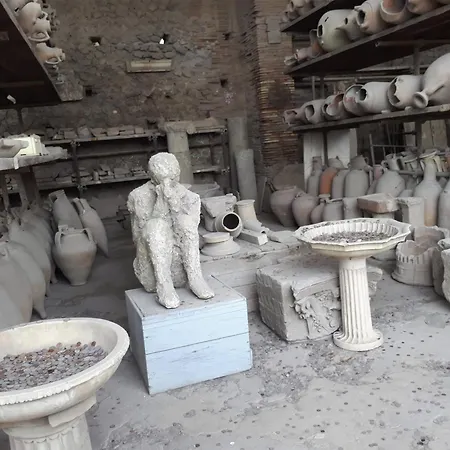 Partenope's House